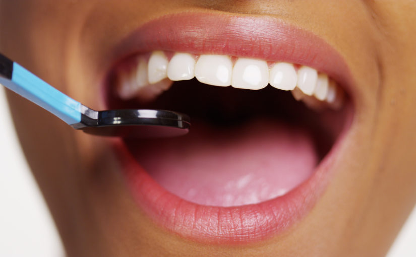 Całościowe leczenie stomatologiczne – znajdź drogę do zdrowego i pięknego uśmiechów.